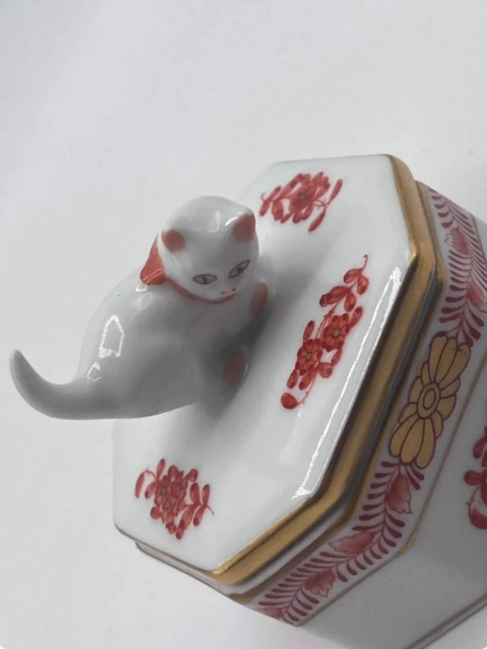 Vintage Herend Hungary Rust Chinese Bouquet Kitty Cat / Kitten Porcelain